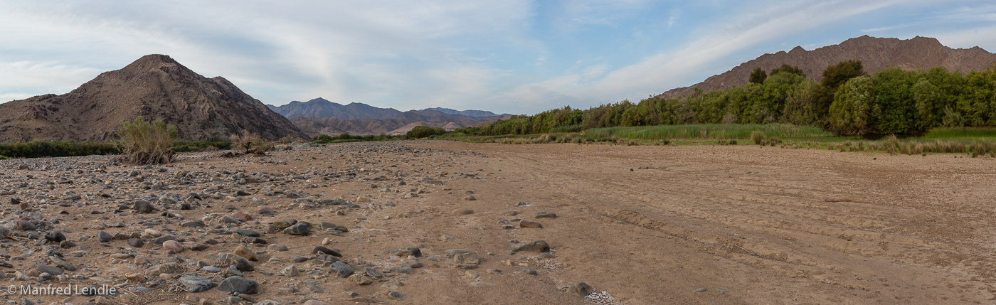 2018_Kalahari_5D-3845-Pano.jpg