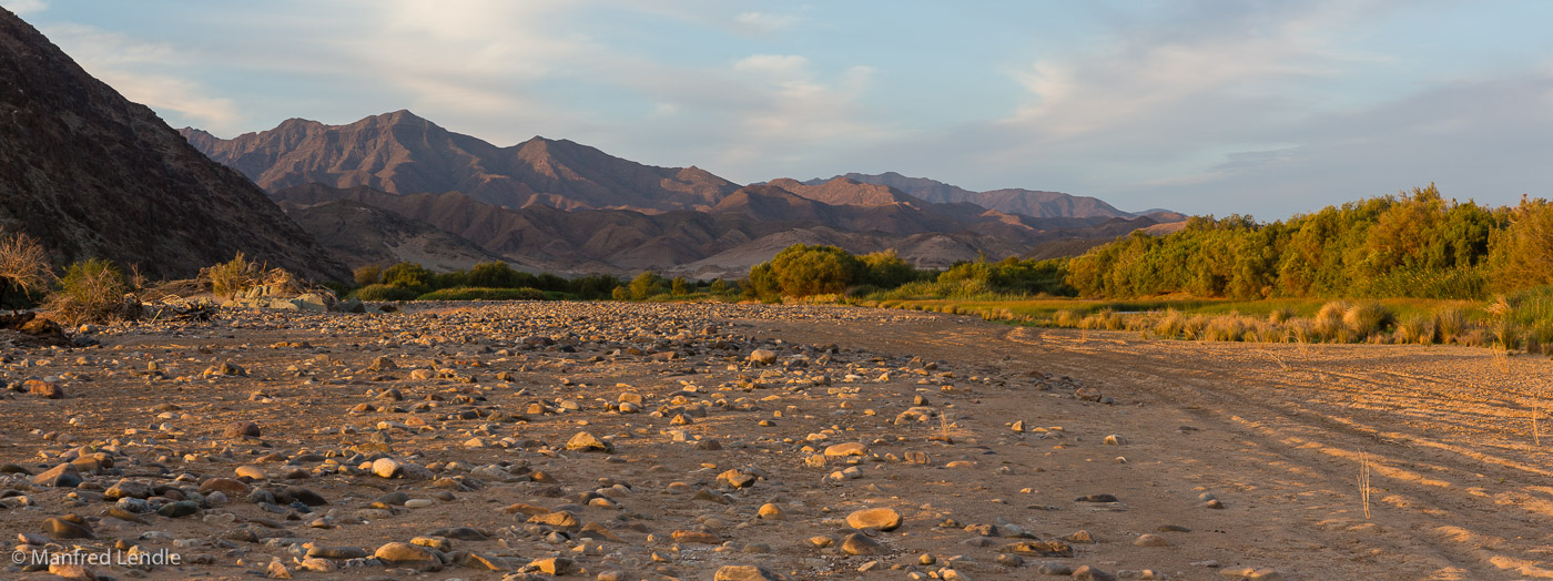 2018_Kalahari_5D-3918-Pano.jpg