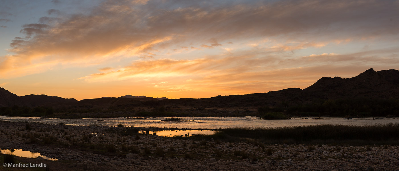 2018_Kalahari_5D-3958-Pano.jpg